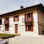 Panoramic Stone - Slow Living In The Piedmontese Hazelnut Hills Ferienhaus