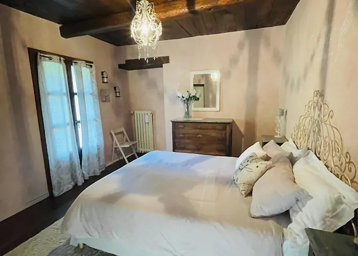 בית נופש Panoramic Stone - Slow Living In The Piedmontese Hazelnut Hills
