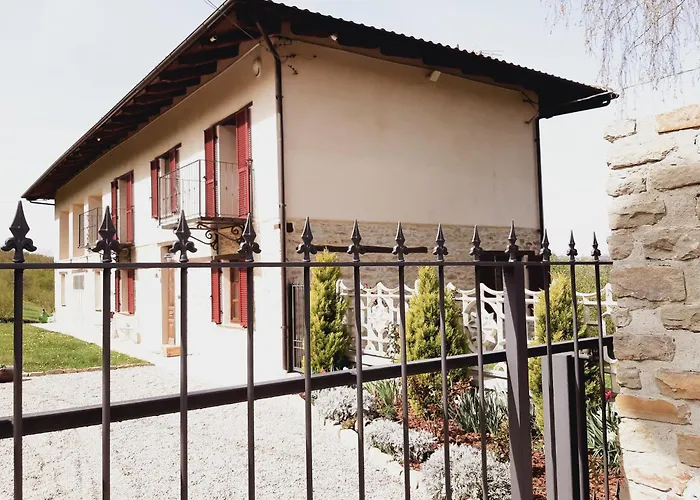 Panoramic Stone - Slow Living In The Piedmontese Hazelnut Hills بيت للعطل